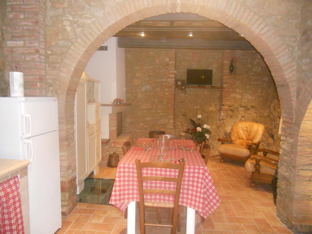 Apartment Casa Antica Chianni Room photo